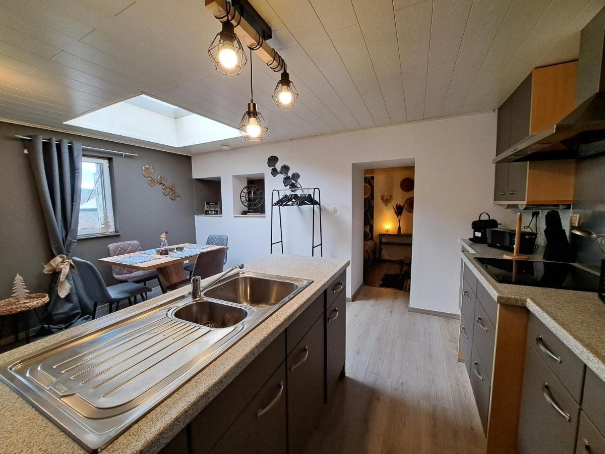 Aux Champs Des Cloches Appartement Houffalize Buitenkant foto