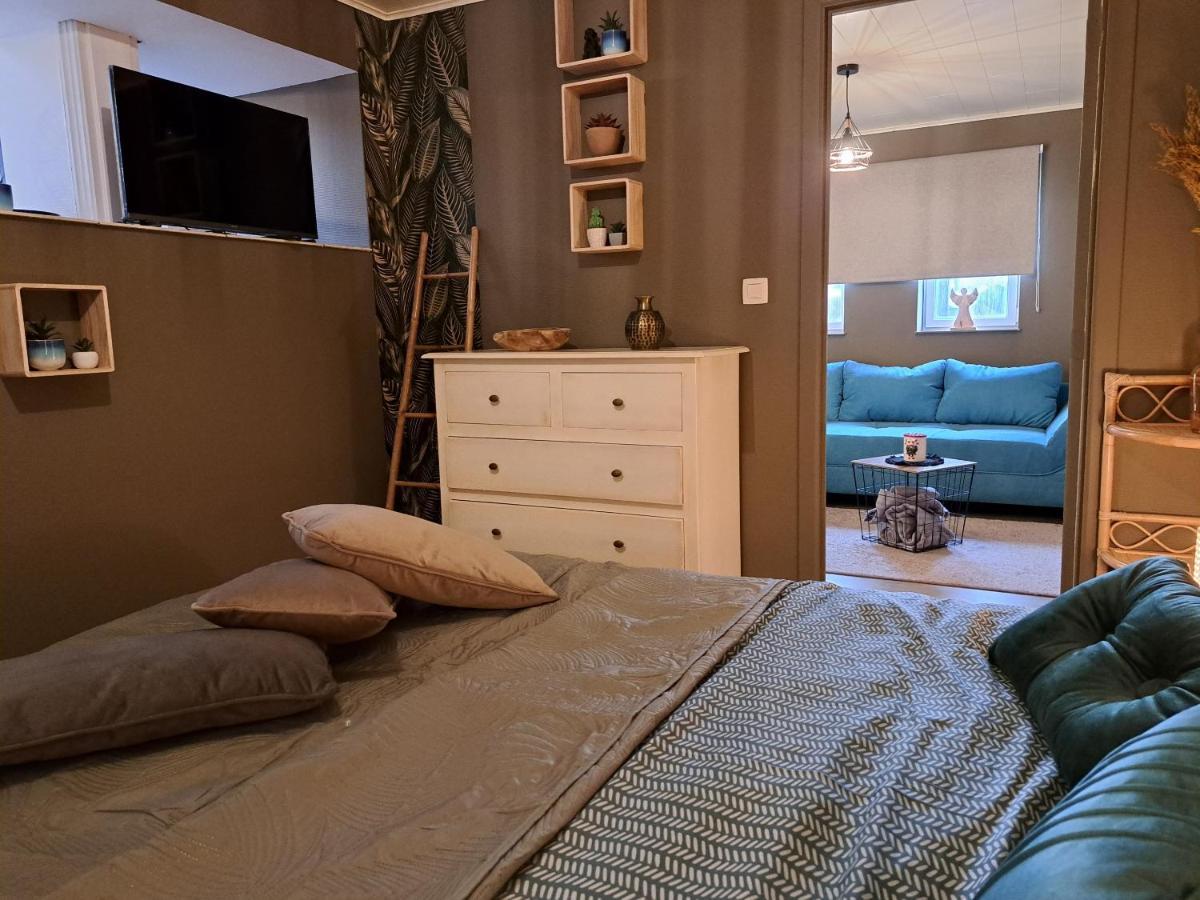Aux Champs Des Cloches Appartement Houffalize Buitenkant foto