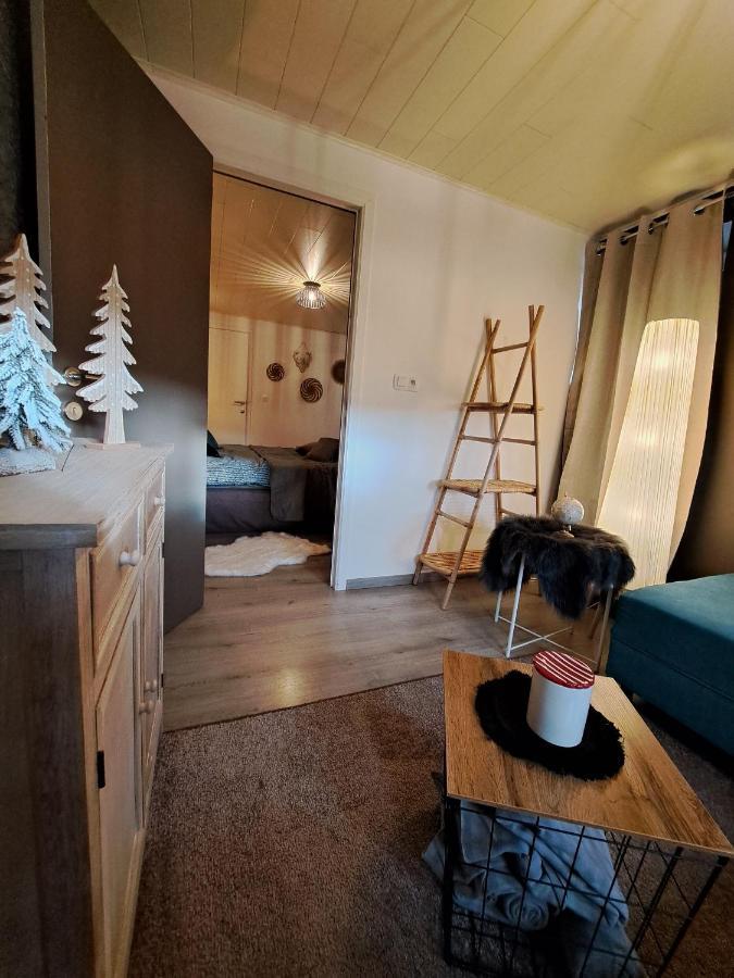 Aux Champs Des Cloches Appartement Houffalize Buitenkant foto